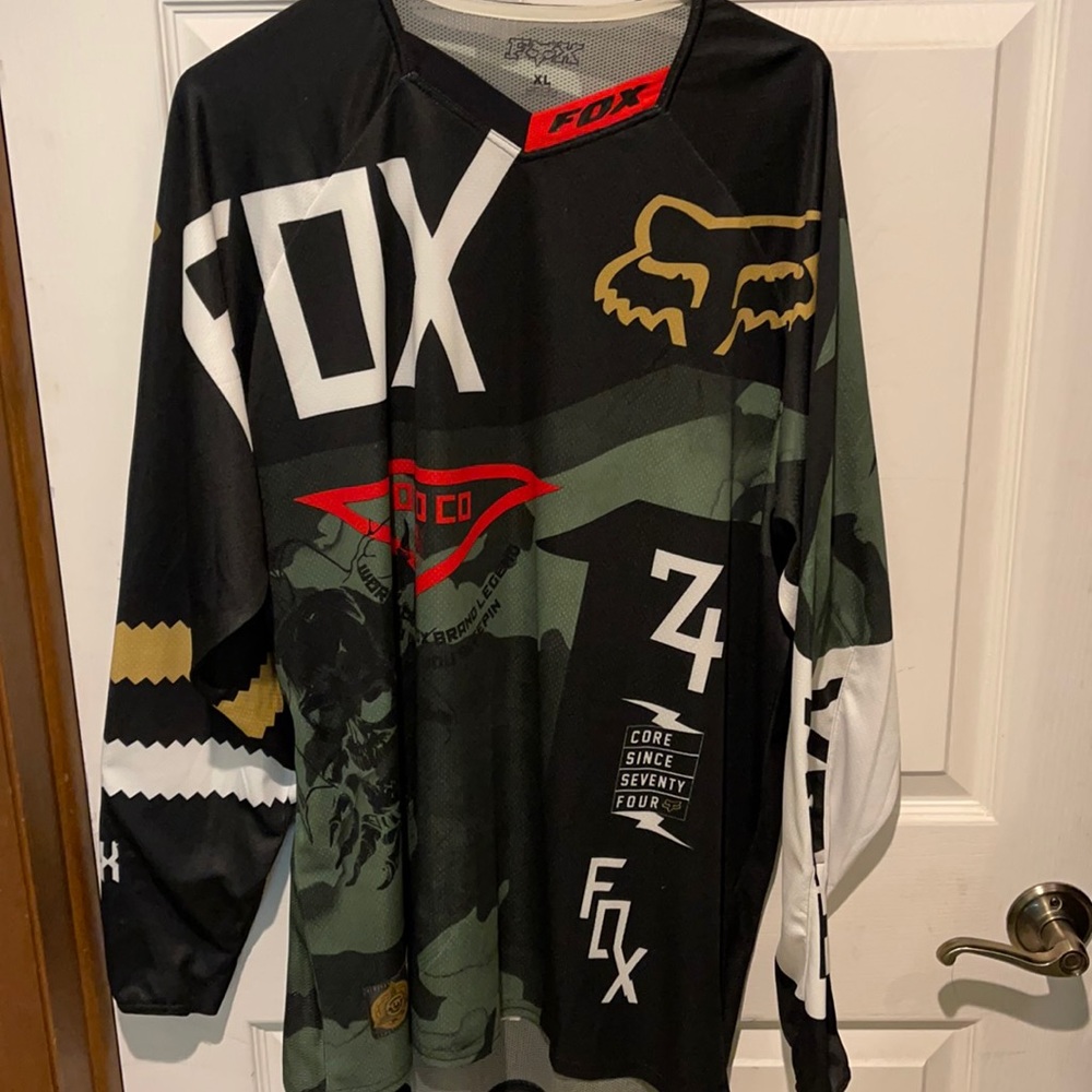 Men’s Fox Racing shirt